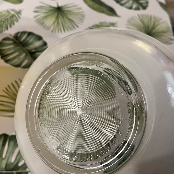 Set of 2 Vintage Pyrex Clear Bottom Nesting Bowls - Picture 7 of 9